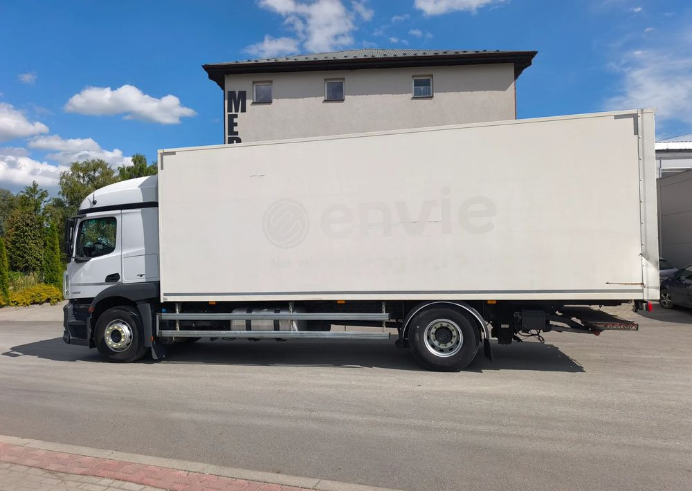 Mercedes-Benz ACTROS 18.360 kontener 18 p , winda - Грузовик с закрытым кузовом: фото 3 Mercedes-Benz ACTROS 18.360 kontener 18 p , winda - Грузовик с закрытым кузовом: фото 3