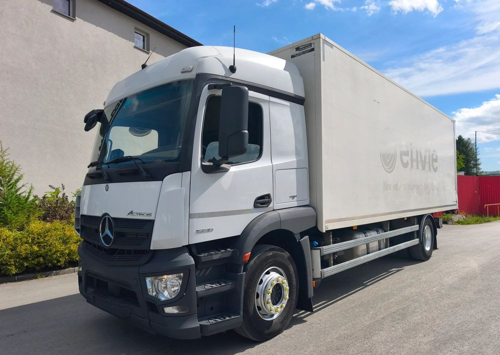 Mercedes-Benz ACTROS 18.360 kontener 18 p , winda - Грузовик с закрытым кузовом: фото 2 Mercedes-Benz ACTROS 18.360 kontener 18 p , winda - Грузовик с закрытым кузовом: фото 2