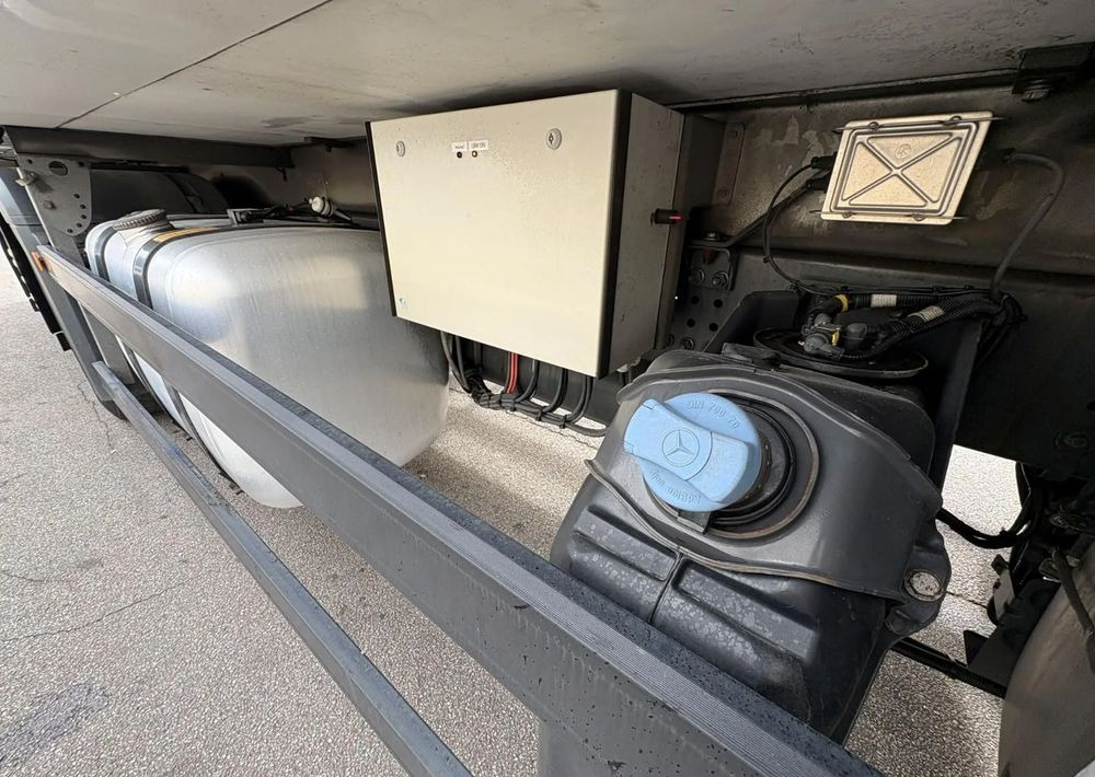 Рефрижератор Mercedes-Benz Actros 2543 6x2 chłodnia izoterma 18 palet oś skrętna: фото 15 Рефрижератор Mercedes-Benz Actros 2543 6x2 chłodnia izoterma 18 palet oś skrętna: фото 15