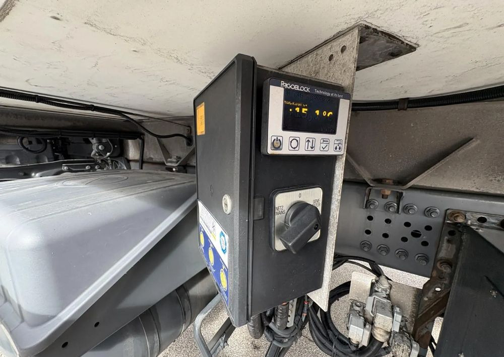 Рефрижератор Mercedes-Benz Actros 2543 6x2 chłodnia izoterma 18 palet oś skrętna: фото 18 Рефрижератор Mercedes-Benz Actros 2543 6x2 chłodnia izoterma 18 palet oś skrętna: фото 18