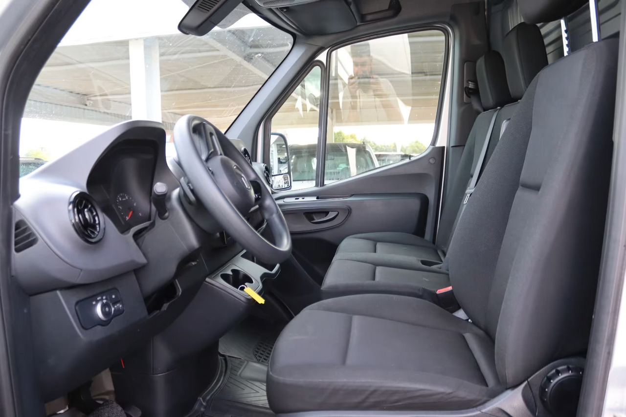 Цельнометаллический фургон Mercedes Benz Sprinter: фото 12