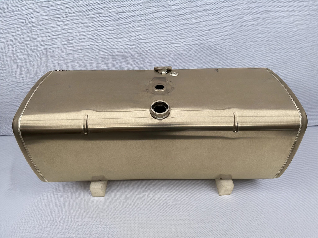 DAF - Топливный бак: фото 1 DAF - Топливный бак: фото 1