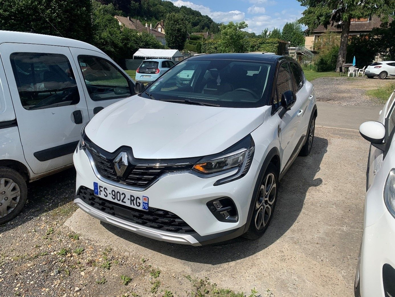 RENAULT CAPTUR - 2020 - Hybride essence électrique - Boîte automatique - II 1.6 E-TECH PLUG-IN 160 INTENS - Легковой автомобиль: фото 1 RENAULT CAPTUR - 2020 - Hybride essence électrique - Boîte automatique - II 1.6 E-TECH PLUG-IN 160 INTENS - Легковой автомобиль: фото 1