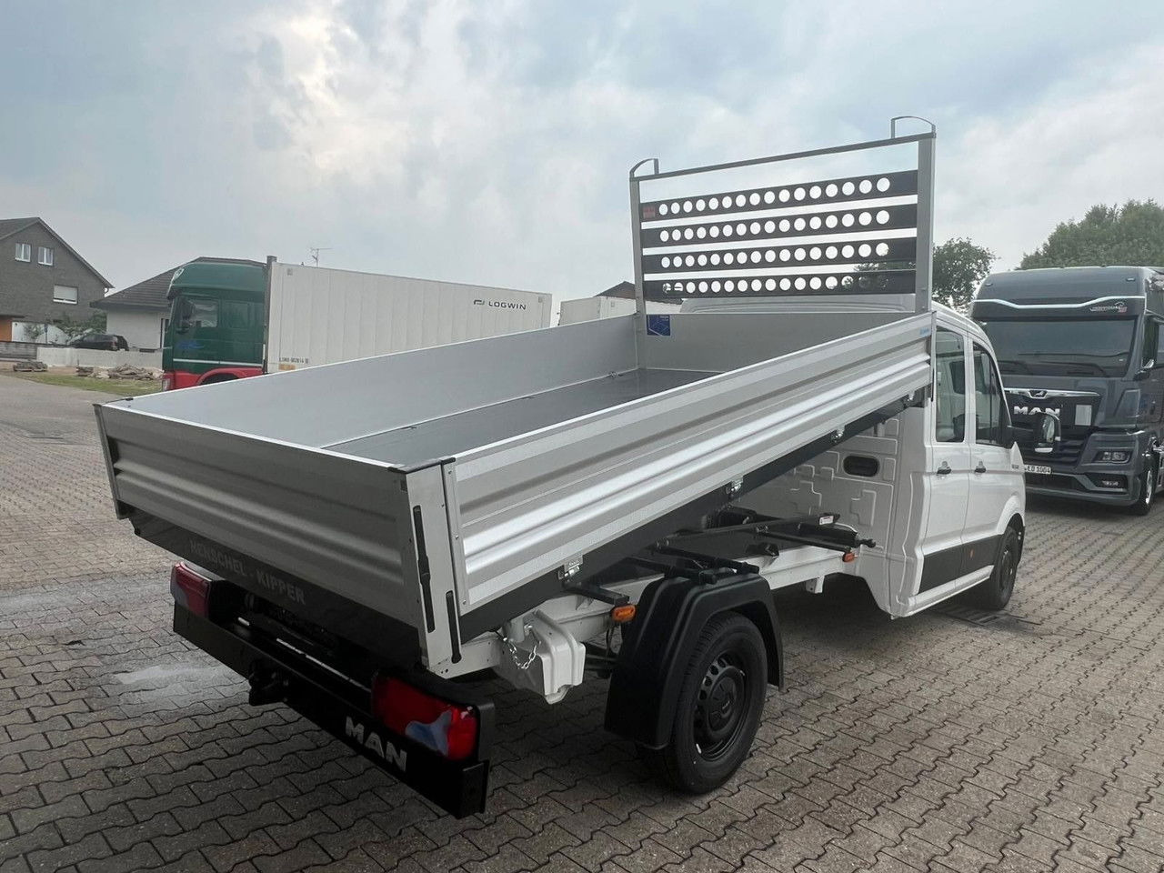 MAN TGE 3 3.180 L4 - 3-Seiten-Kipper 3,5t Aut. LED DC - Малотоннажный самосвал, Грузопассажирский фургон: фото 2 MAN TGE 3 3.180 L4 - 3-Seiten-Kipper 3,5t Aut. LED DC - Малотоннажный самосвал, Грузопассажирский фургон: фото 2