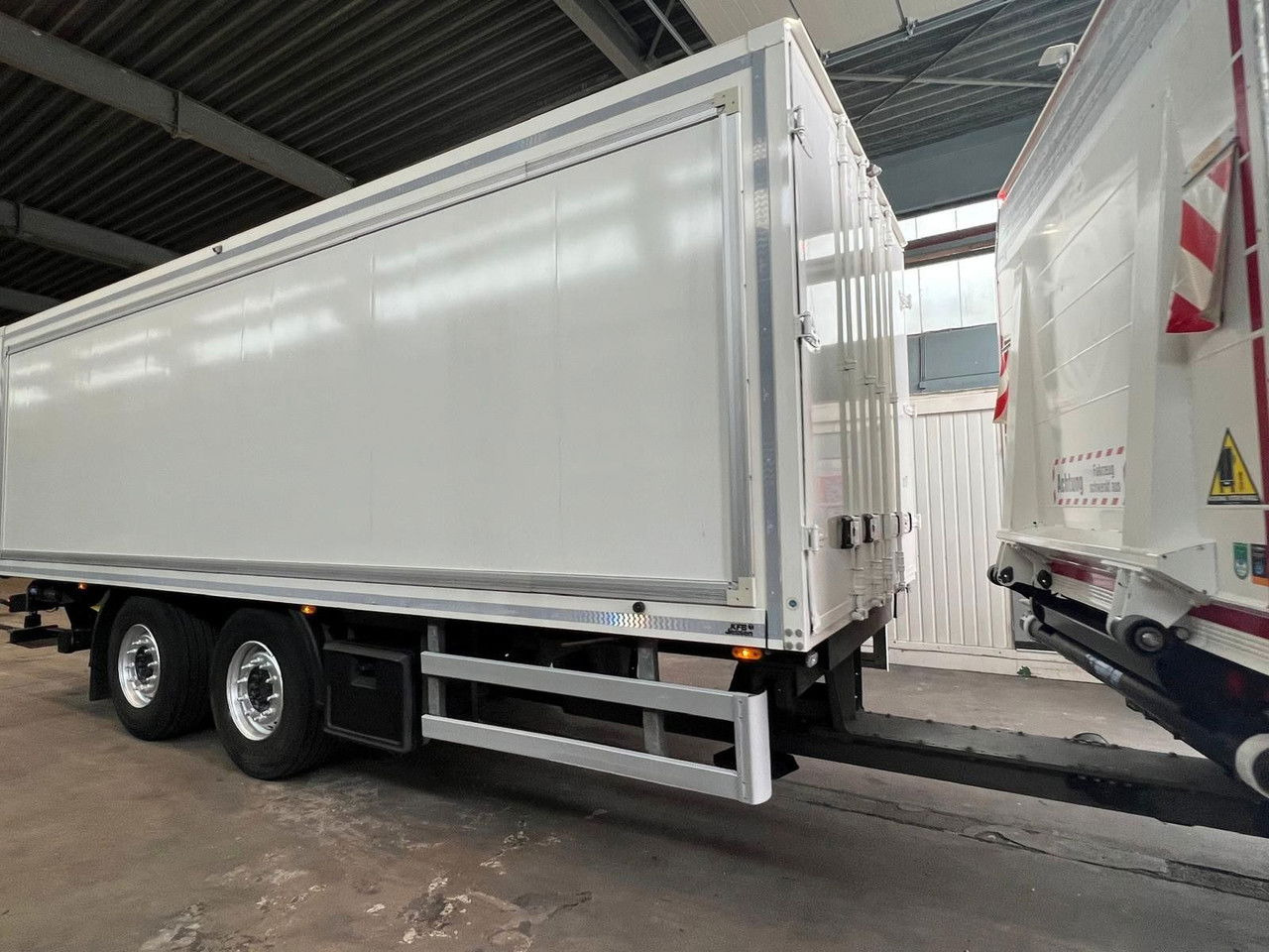 Грузовик с закрытым кузовом Mercedes-Benz Actros 2543 Komplettzug Voll-Luft - Lange Koffer: фото 6