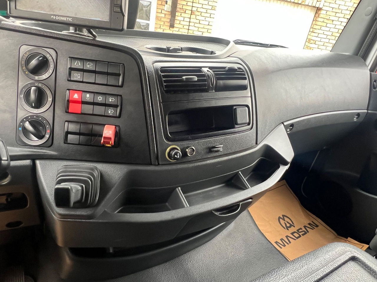 Грузовик с закрытым кузовом Mercedes-Benz Atego 1218 L Classic-Vermietung möglich-ADR-LBW: фото 21 Грузовик с закрытым кузовом Mercedes-Benz Atego 1218 L Classic-Vermietung möglich-ADR-LBW: фото 21