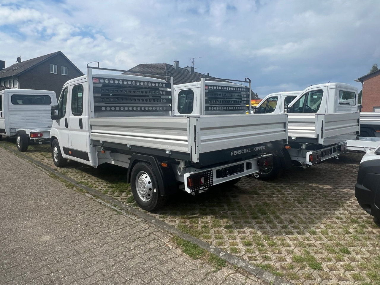 Opel Movano DoKa Kipper-Pritsche- L3H2 3,5t Edition Vermietung möglich - Малотоннажный самосвал, Грузопассажирский фургон: фото 4 Opel Movano DoKa Kipper-Pritsche- L3H2 3,5t Edition Vermietung möglich - Малотоннажный самосвал, Грузопассажирский фургон: фото 4