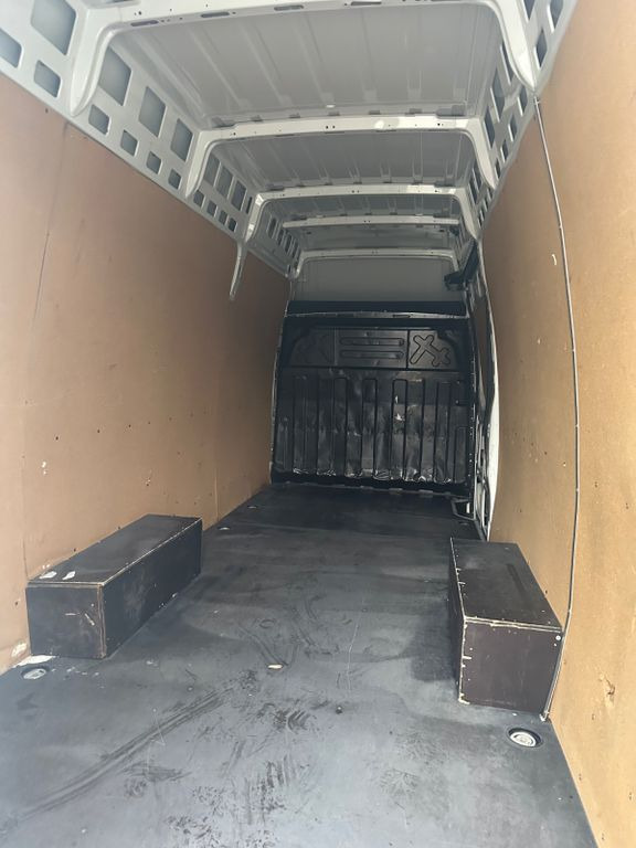 Iveco Daily 35S14 HiMatic L4H3 Maxi - Цельнометаллический фургон: фото 5 Iveco Daily 35S14 HiMatic L4H3 Maxi - Цельнометаллический фургон: фото 5