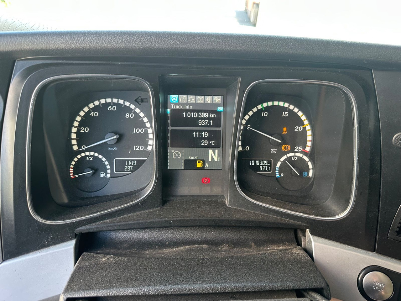 Грузовик-контейнеровоз/ Сменный кузов Mercedes-Benz Actros 1946: фото 6