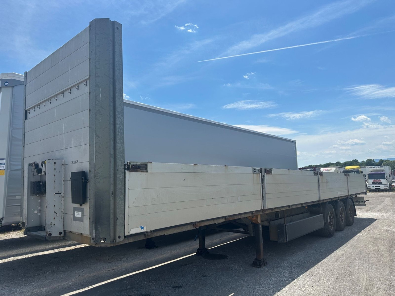 Schmitz Cargobull SCB 24 Bordwand 800 Lift - Полуприцеп бортовой/ Платформа: фото 1 Schmitz Cargobull SCB 24 Bordwand 800 Lift - Полуприцеп бортовой/ Платформа: фото 1