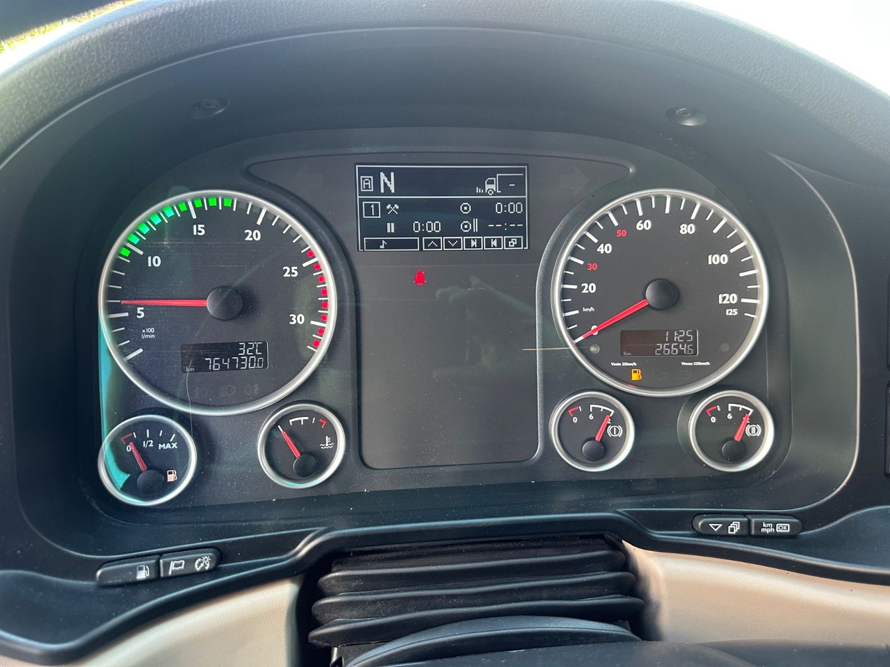 Тягач MAN TGX 18.460 XXL Intarder/Standklima: фото 9 Тягач MAN TGX 18.460 XXL Intarder/Standklima: фото 9