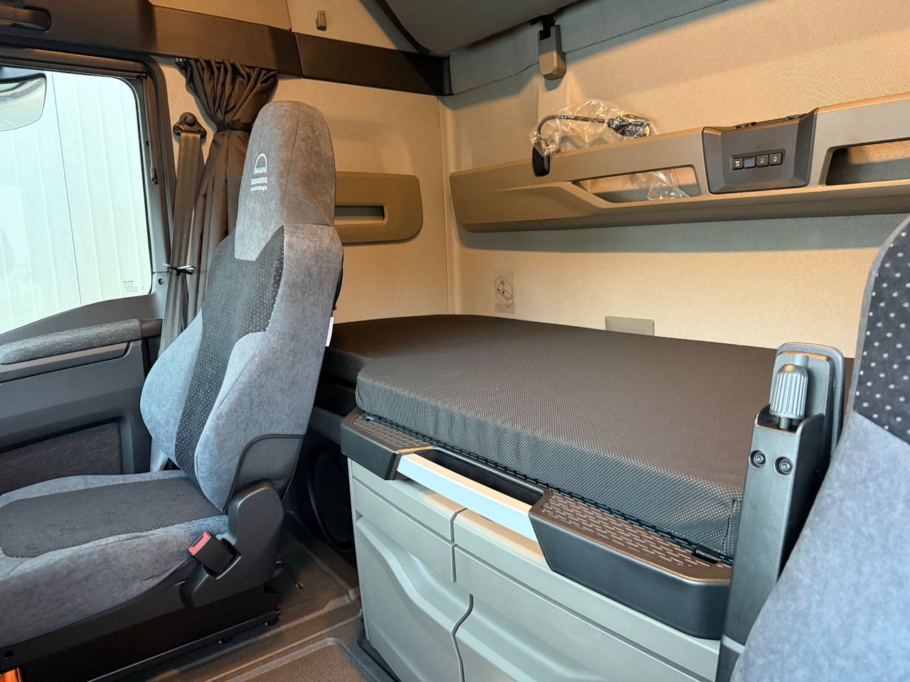 Тягач MAN TGX18.540 ALU/LED/2-Hyd: фото 11