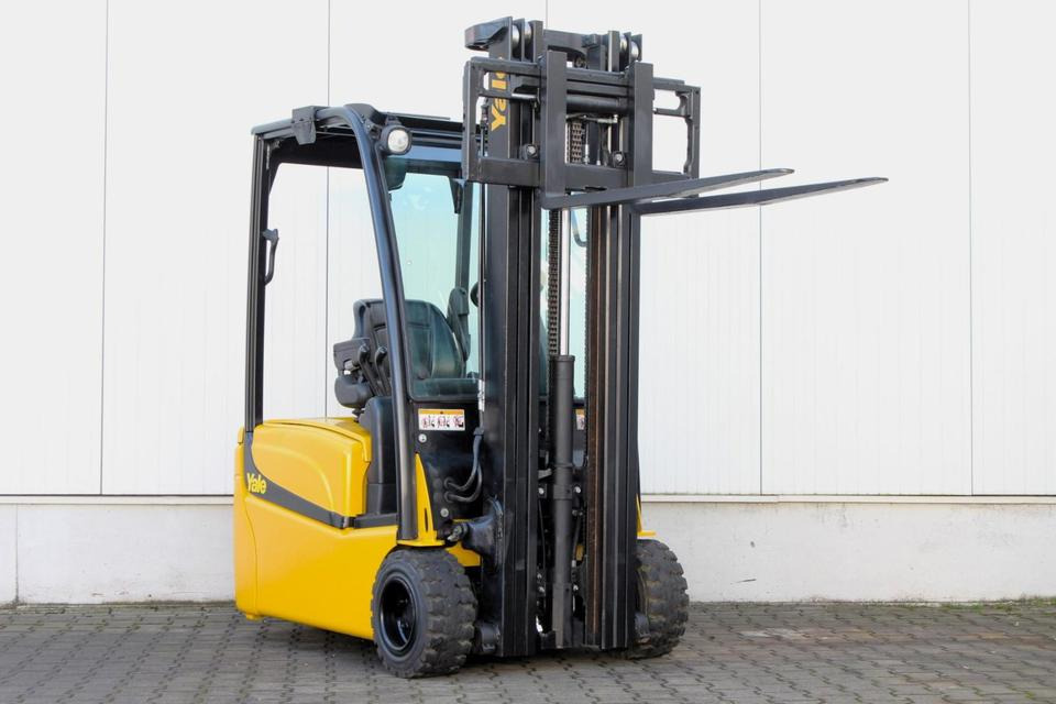 YALE ERP18VT Triplex 5,2m 1800kg - Электропогрузчик: фото 4 YALE ERP18VT Triplex 5,2m 1800kg - Электропогрузчик: фото 4