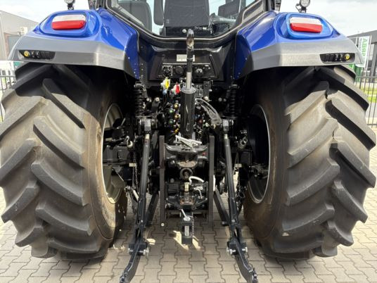 New Holland T7.300 PLMi - Трактор: фото 4 New Holland T7.300 PLMi - Трактор: фото 4