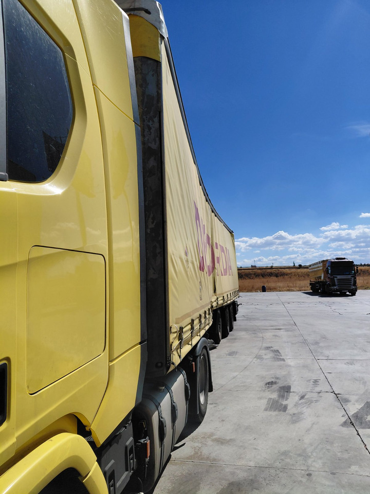 SCHMITZ SCB S3 - located in Spain - Тентованный полуприцеп: фото 5 SCHMITZ SCB S3 - located in Spain - Тентованный полуприцеп: фото 5