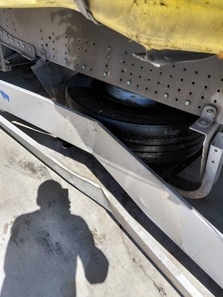 SCHMITZ SCB S3 - located in Spain - Тентованный полуприцеп: фото 3 SCHMITZ SCB S3 - located in Spain - Тентованный полуприцеп: фото 3