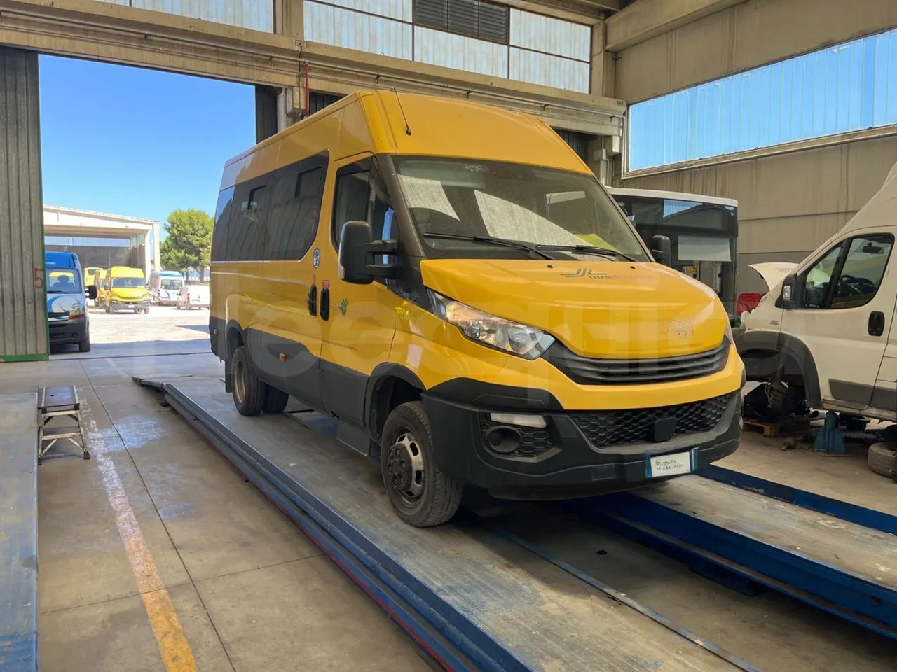 Iveco Daily - Школьный автобус: фото 1 Iveco Daily - Школьный автобус: фото 1