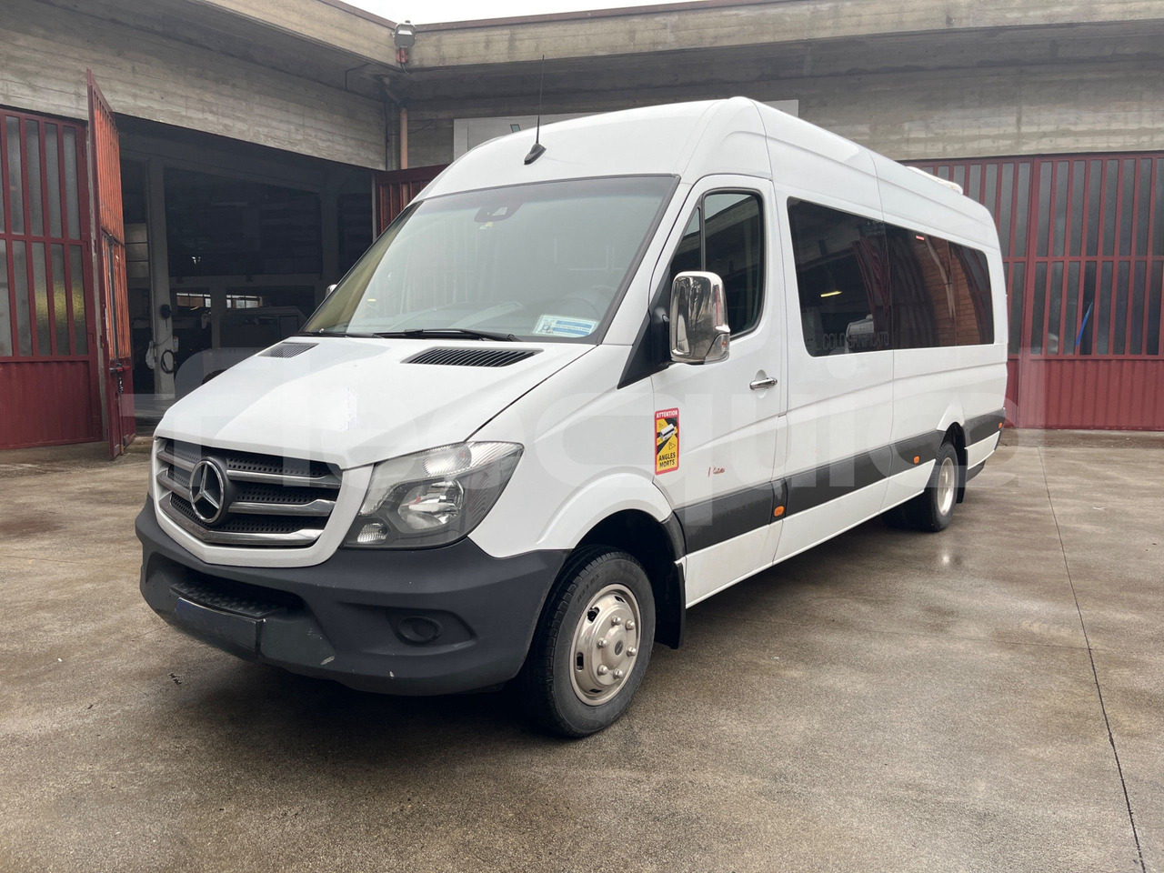 Mercedes-Benz Sprinter - Микроавтобус, Пассажирский фургон: фото 4 Mercedes-Benz Sprinter - Микроавтобус, Пассажирский фургон: фото 4