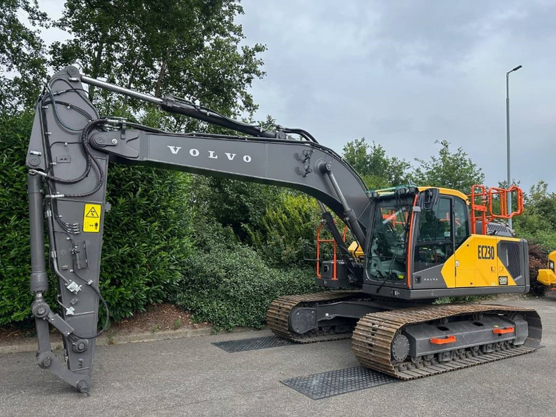 Volvo EC 220 EL - Гусеничный экскаватор: фото 3 Volvo EC 220 EL - Гусеничный экскаватор: фото 3