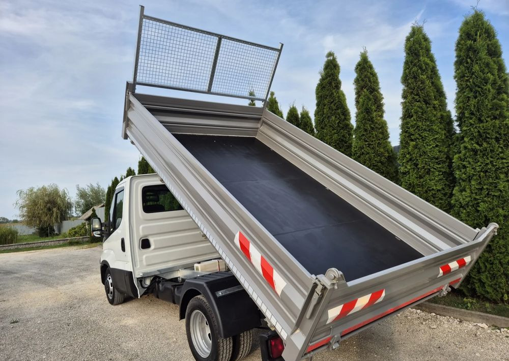 Iveco 35C15 3.0 - Малотоннажный самосвал: фото 3 Iveco 35C15 3.0 - Малотоннажный самосвал: фото 3