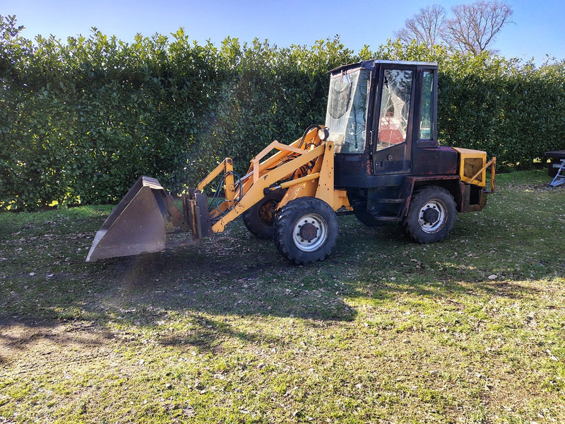 Paus Shovel - Колёсный погрузчик: фото 1 Paus Shovel - Колёсный погрузчик: фото 1