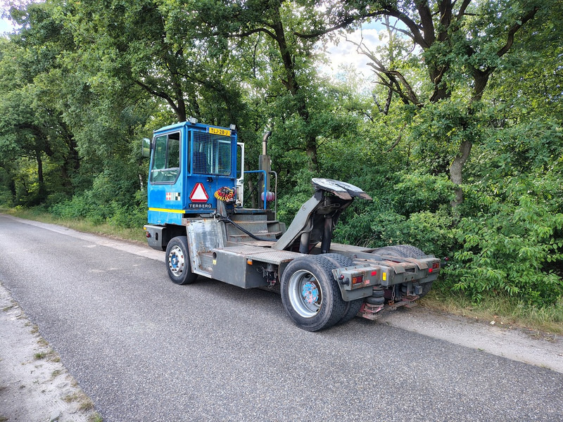 Terberg Yt180 - Терминальный тягач: фото 3 Terberg Yt180 - Терминальный тягач: фото 3