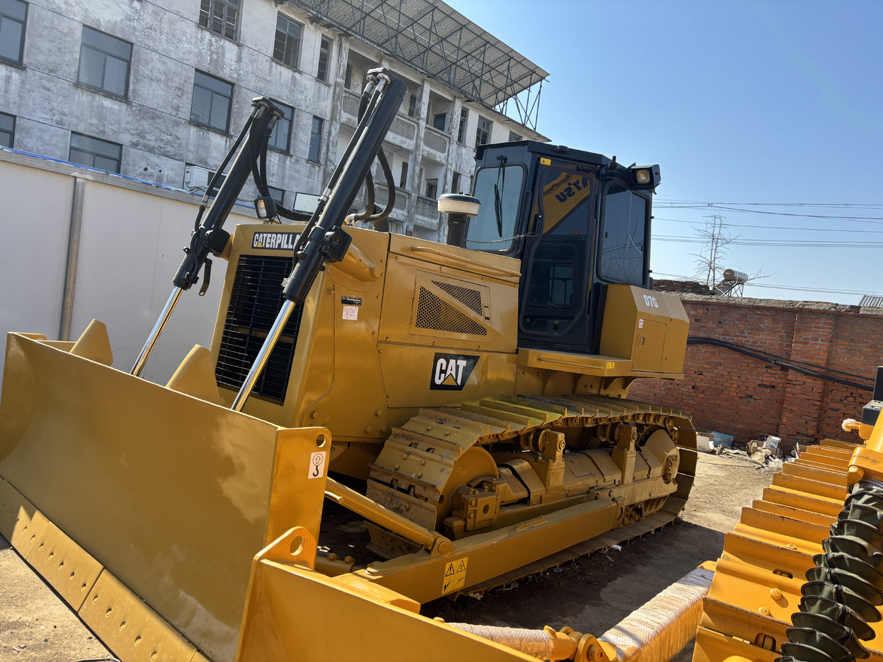 CATERPILLAR D7G USED bulldozer good condition ready to work - Бульдозер: фото 1 CATERPILLAR D7G USED bulldozer good condition ready to work - Бульдозер: фото 1