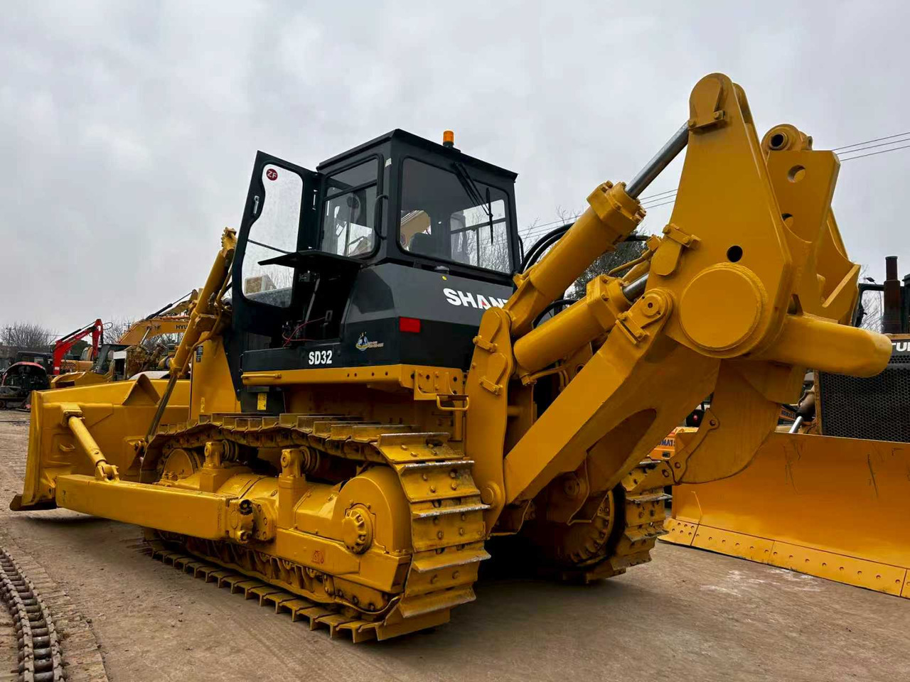 SHANTUI SD32 used bulldozer famous china brand for sale - Бульдозер: фото 3 SHANTUI SD32 used bulldozer famous china brand for sale - Бульдозер: фото 3