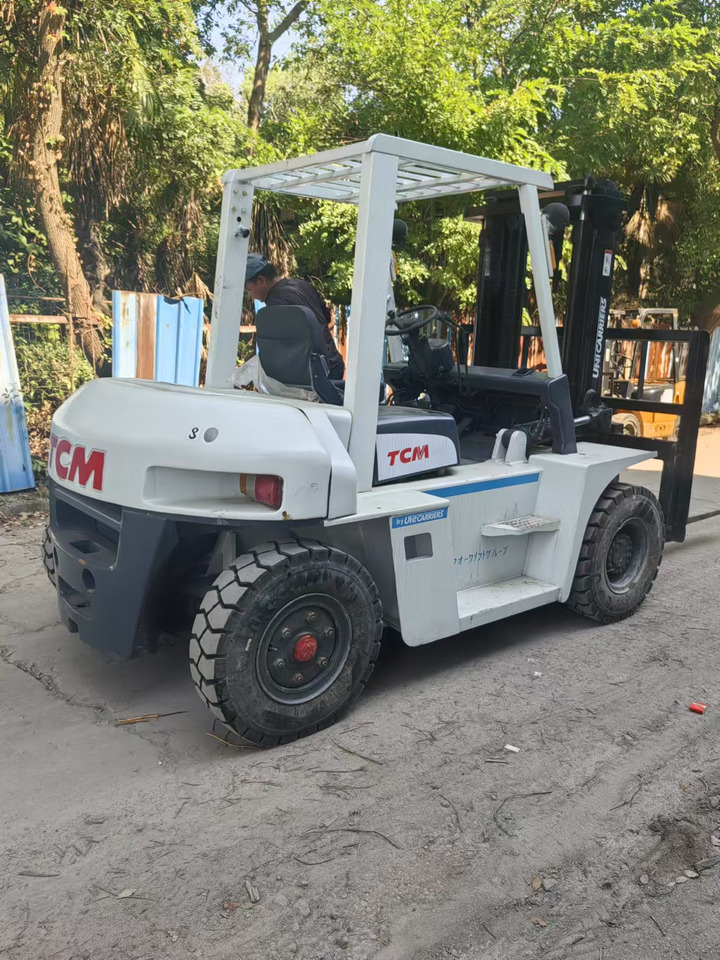 TCM FD50 Japan brand used 5 ton diesel forklift Customizable mast clamps - Дизельный погрузчик: фото 4 TCM FD50 Japan brand used 5 ton diesel forklift Customizable mast clamps - Дизельный погрузчик: фото 4