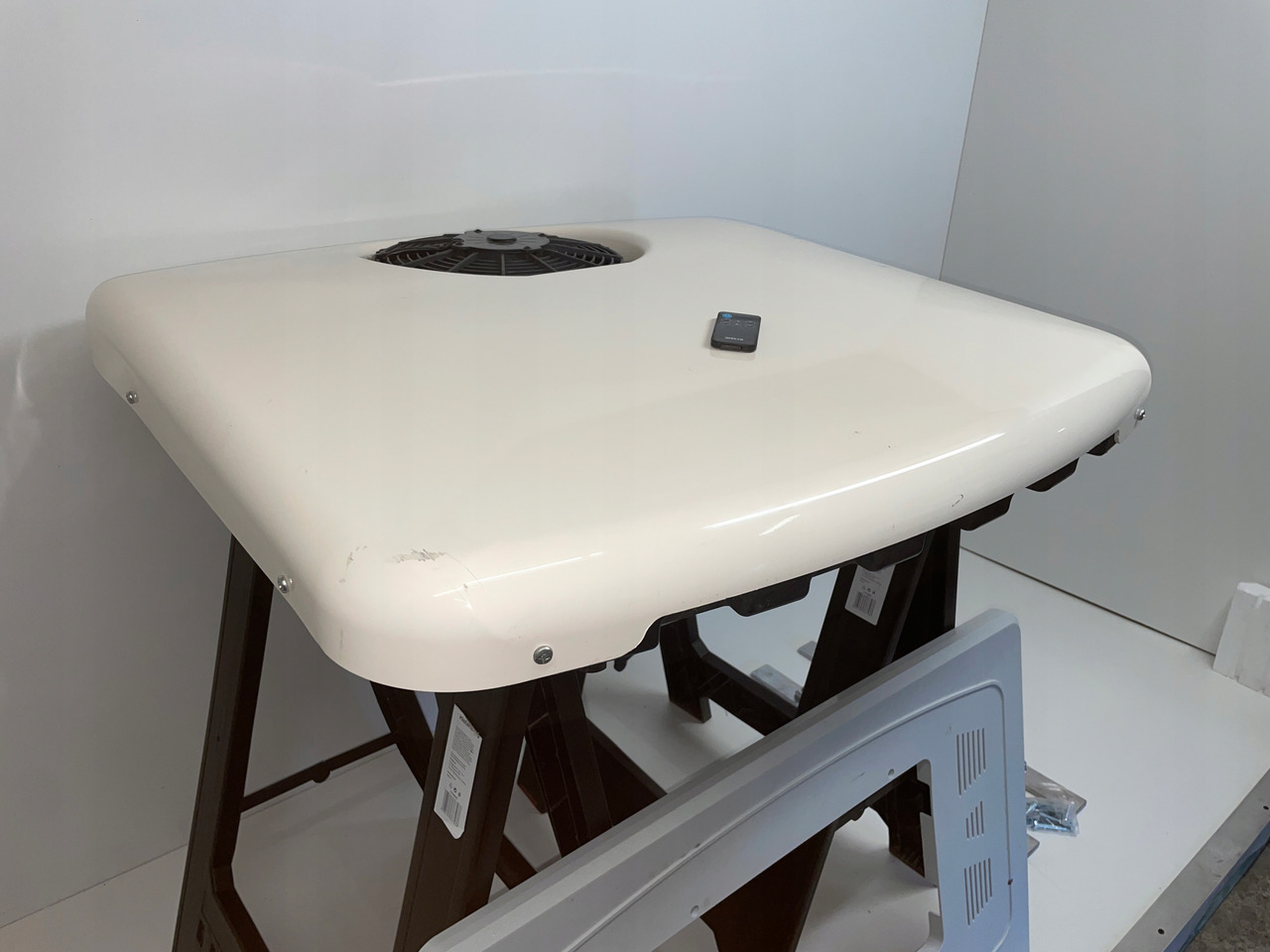 KLIMATYZACJA POSTOJOWA PILOT SLIMCOOL FACTORY PREP DAF SCANIA MC1507523 - Компрессор кондиционера для Грузовиков: фото 2 KLIMATYZACJA POSTOJOWA PILOT SLIMCOOL FACTORY PREP DAF SCANIA MC1507523 - Компрессор кондиционера для Грузовиков: фото 2