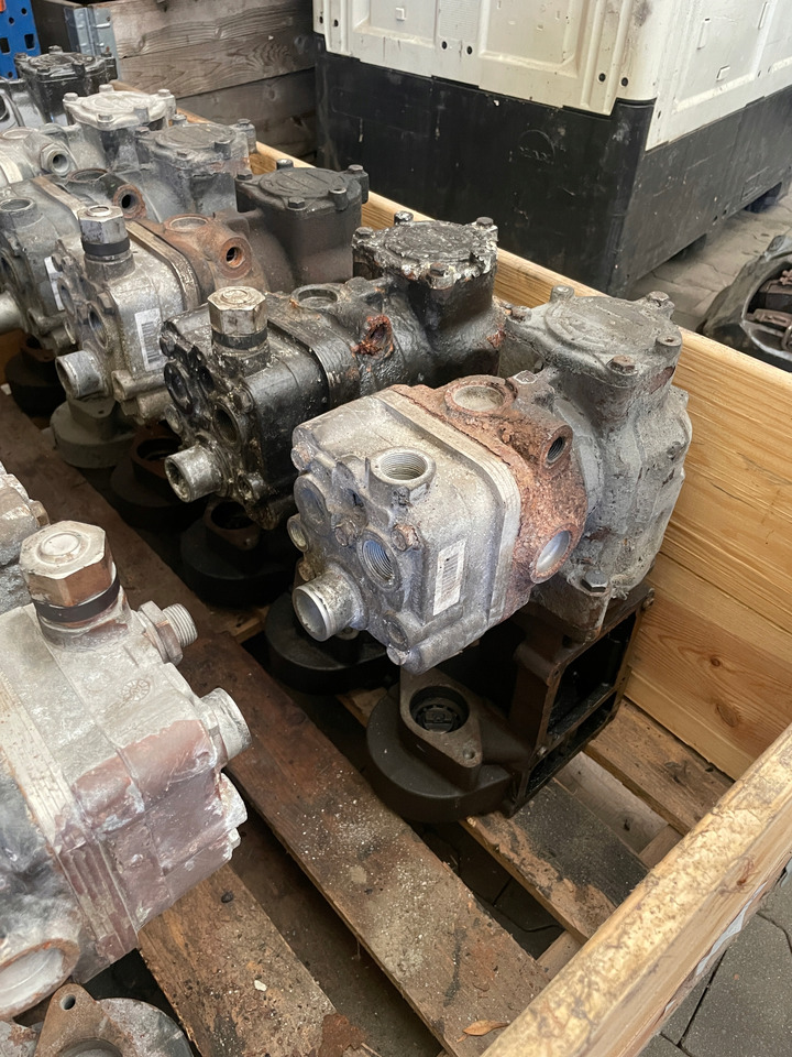 KOMPRESOR SPRĘŻARKA POWIETRZA MAN TGX TGS EURO 6 51540007146 - Пневмокомпрессор для Грузовиков: фото 2 KOMPRESOR SPRĘŻARKA POWIETRZA MAN TGX TGS EURO 6 51540007146 - Пневмокомпрессор для Грузовиков: фото 2