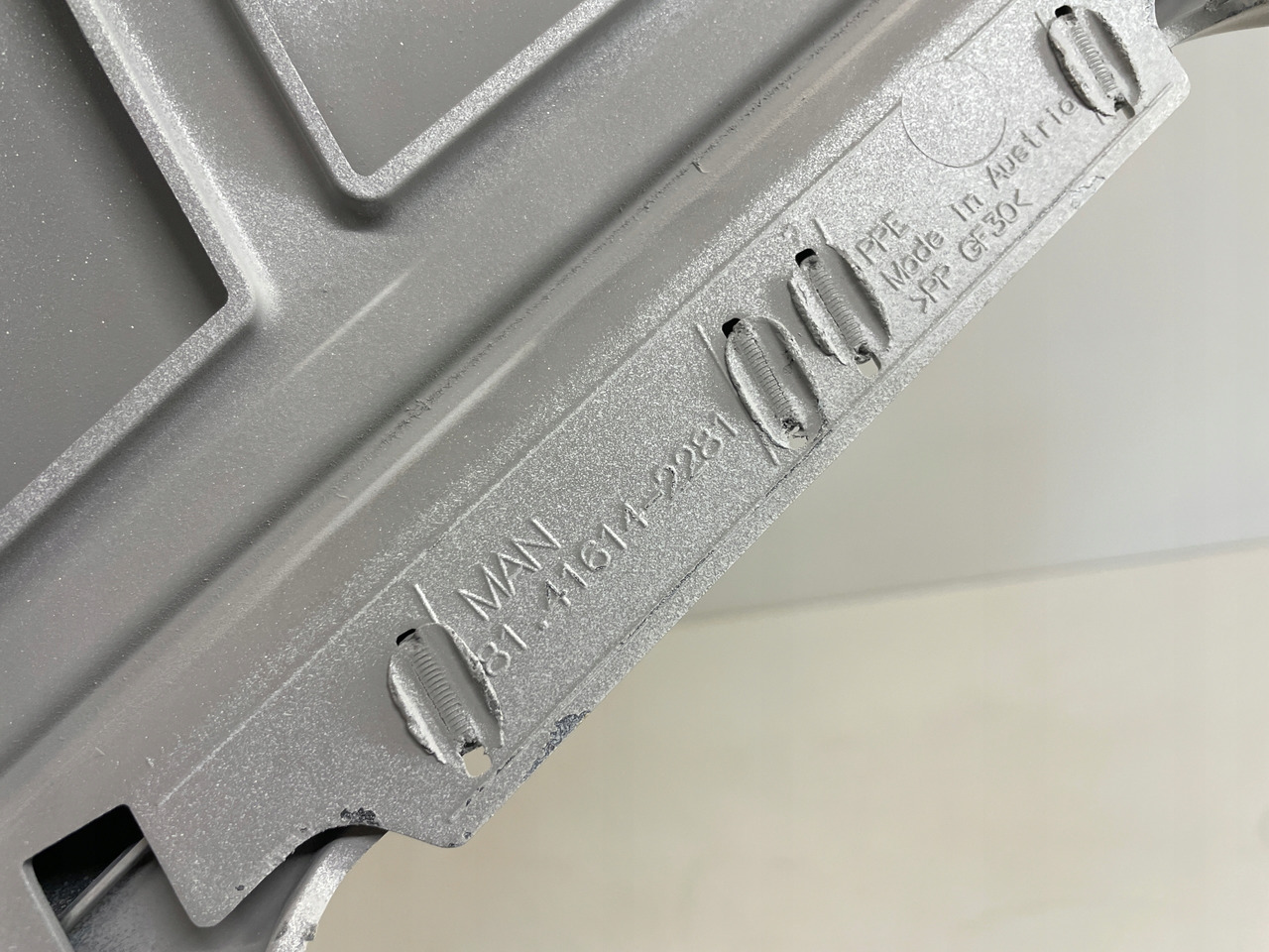 LEWA OSŁONA NA HALOGEN ZDERZAK MAN TG3 TGX 3 81416142277 - Бампер для Грузовиков: фото 5 LEWA OSŁONA NA HALOGEN ZDERZAK MAN TG3 TGX 3 81416142277 - Бампер для Грузовиков: фото 5