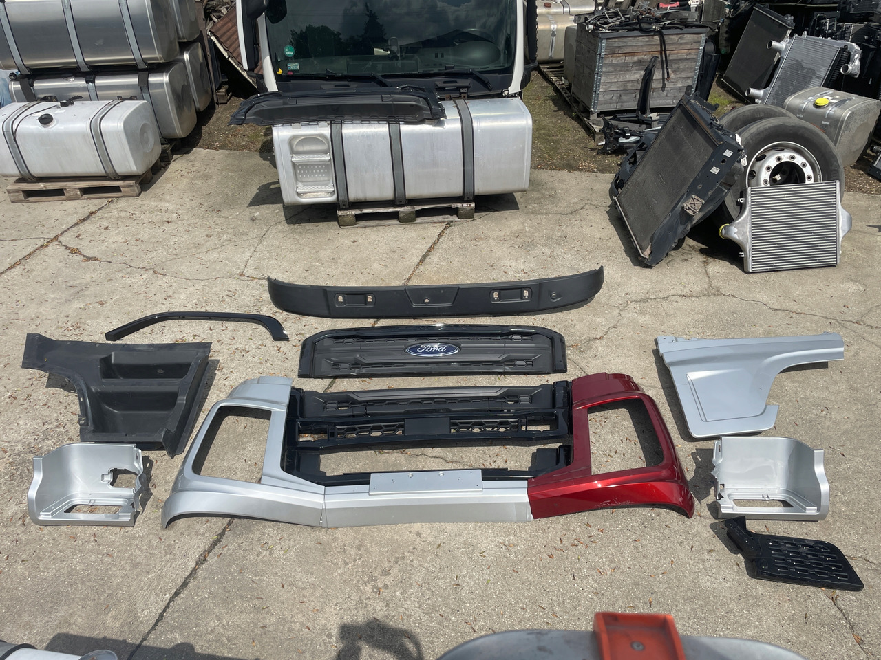 Przód Ford F-Max F Max Grill, Stopień , Stopnica Przedłużenie drzwi zderzak - Кузов и экстерьер для Грузовиков: фото 1 Przód Ford F-Max F Max Grill, Stopień , Stopnica Przedłużenie drzwi zderzak - Кузов и экстерьер для Грузовиков: фото 1