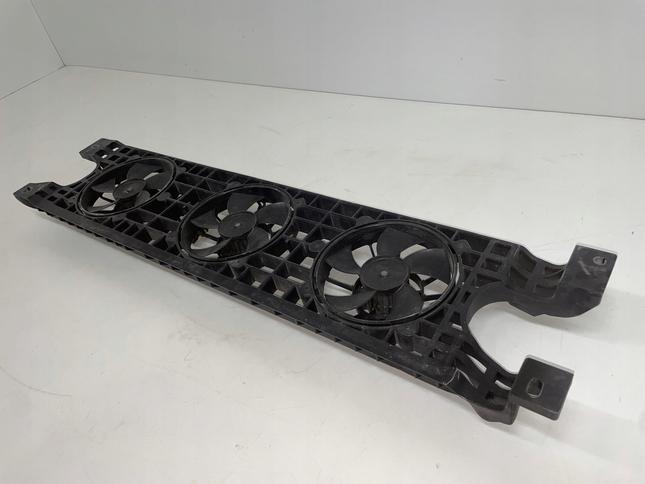 WENTYLATOR CHŁODNICY KLIMATYZACJI MAN TGX TGS 3 TG3 81619306103 - Отопление/ Вентиляция для Грузовиков: фото 5 WENTYLATOR CHŁODNICY KLIMATYZACJI MAN TGX TGS 3 TG3 81619306103 - Отопление/ Вентиляция для Грузовиков: фото 5