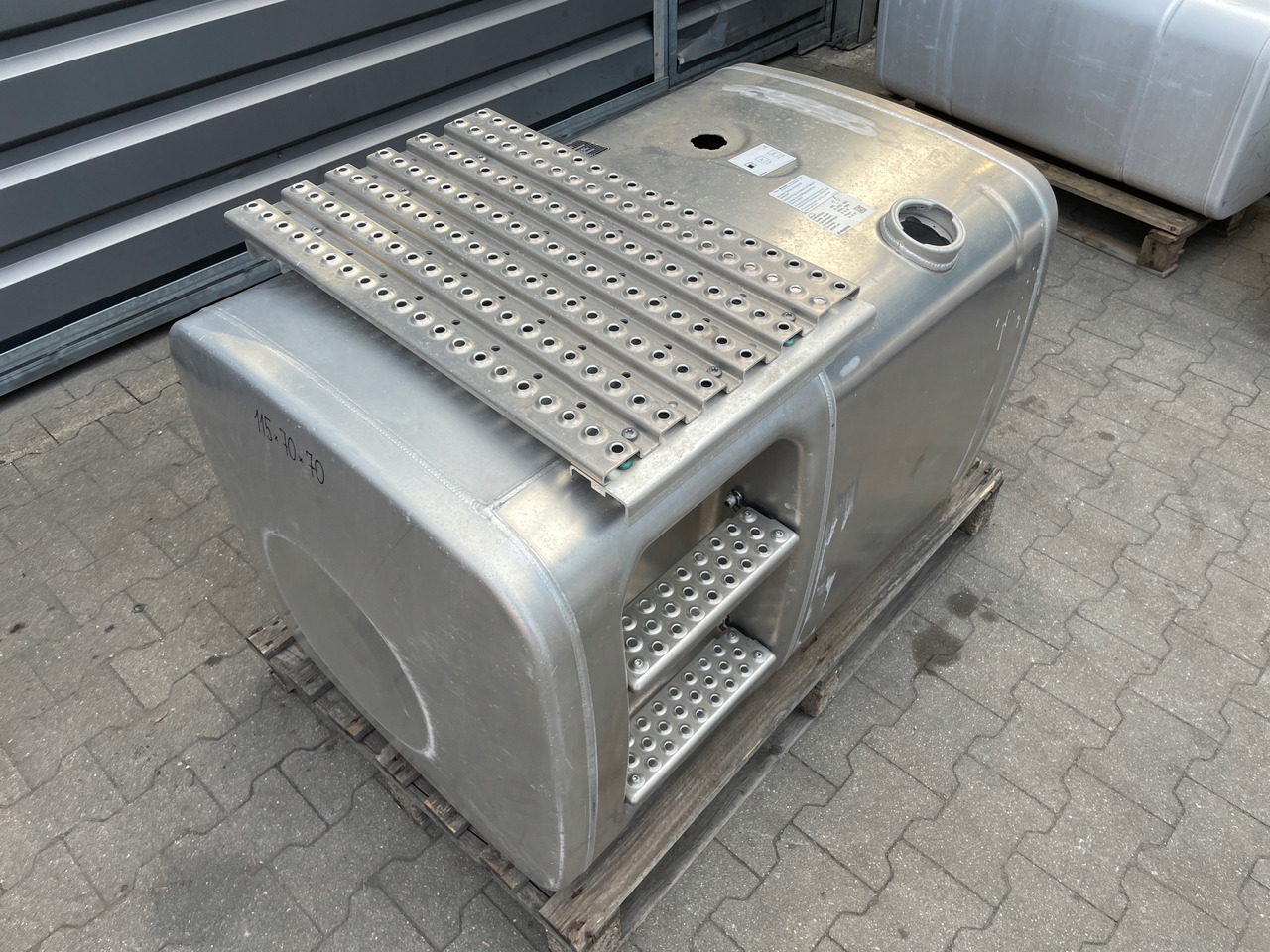 ZBIORNIK PALIWA MAN TGA TGX TGS 460 L 81122016831 - Топливный бак для Грузовиков: фото 2 ZBIORNIK PALIWA MAN TGA TGX TGS 460 L 81122016831 - Топливный бак для Грузовиков: фото 2