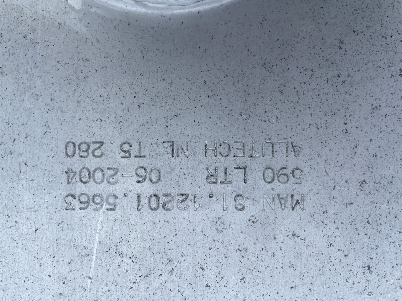 Топливный бак для Грузовиков ZBIORNIK PALIWA MAN TGX TGS TGA 590 L 81122015663: фото 6 Топливный бак для Грузовиков ZBIORNIK PALIWA MAN TGX TGS TGA 590 L 81122015663: фото 6