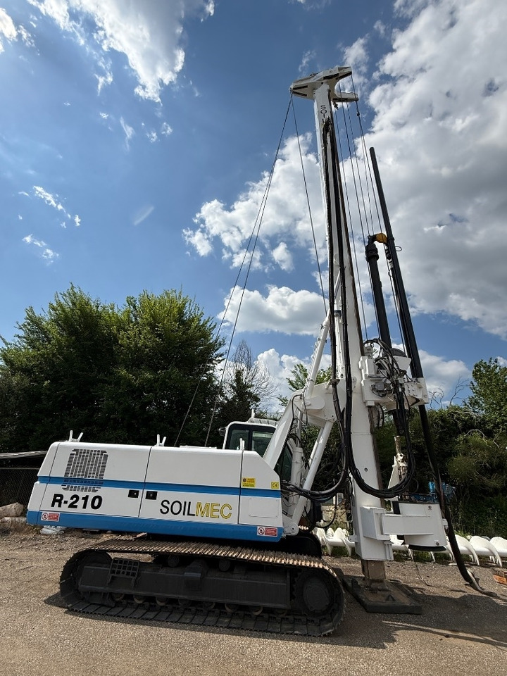 Soilmec R 210  - Сваебойная установка: фото 1 Soilmec R 210  - Сваебойная установка: фото 1