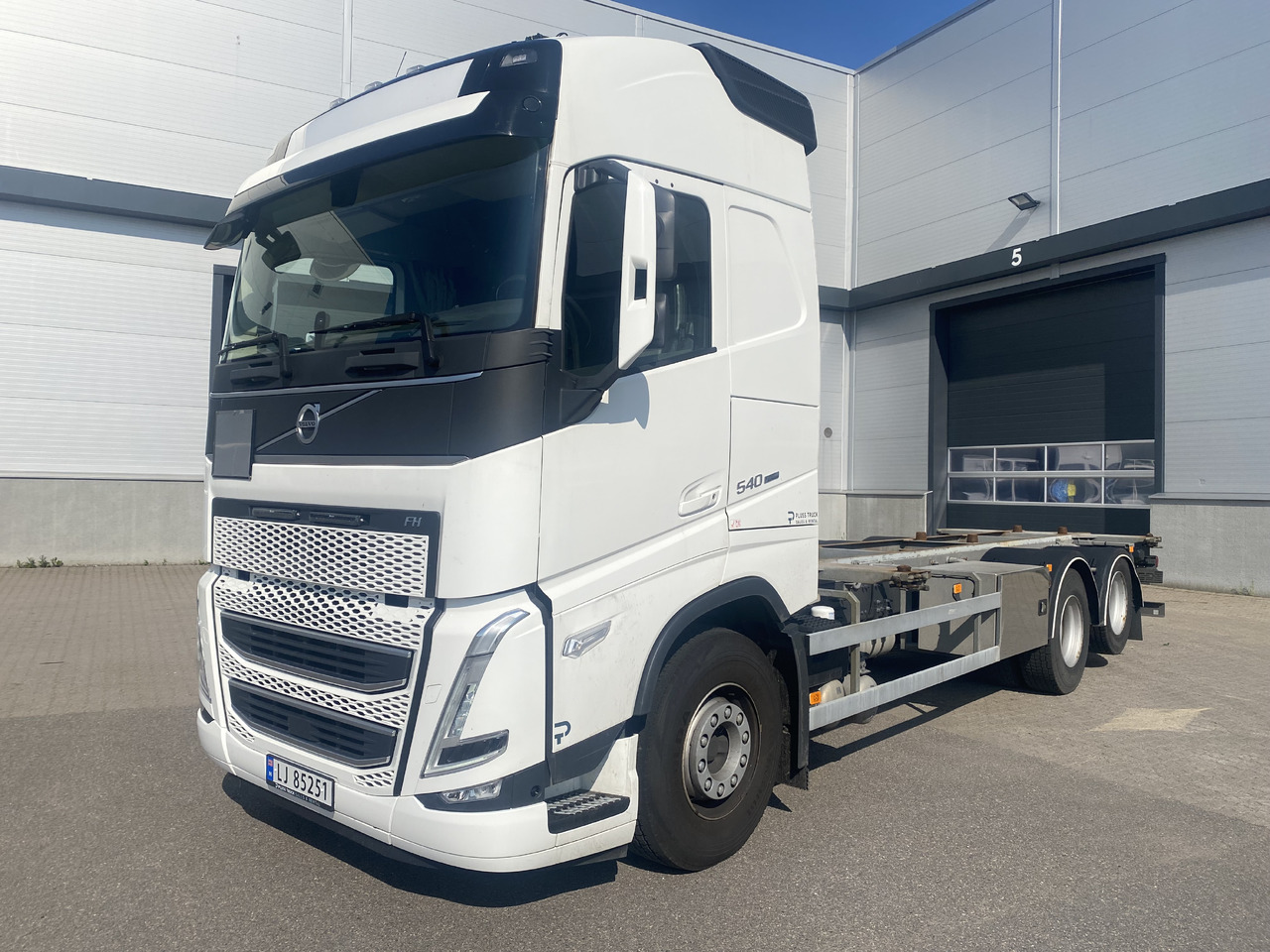 Volvo FH 540 - Грузовик-контейнеровоз/ Сменный кузов: фото 1 Volvo FH 540 - Грузовик-контейнеровоз/ Сменный кузов: фото 1