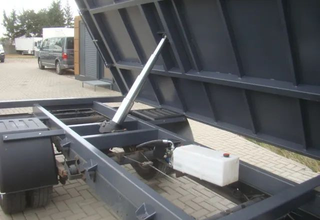 Iveco DAILY 50 C 17 3.0TDI  3-STONNA WYWROYKA - Малотоннажный самосвал: фото 4 Iveco DAILY 50 C 17 3.0TDI  3-STONNA WYWROYKA - Малотоннажный самосвал: фото 4