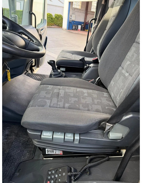 Mercedes-Benz Atego 816 - Грузовик бортовой/ Платформа: фото 2 Mercedes-Benz Atego 816 - Грузовик бортовой/ Платформа: фото 2