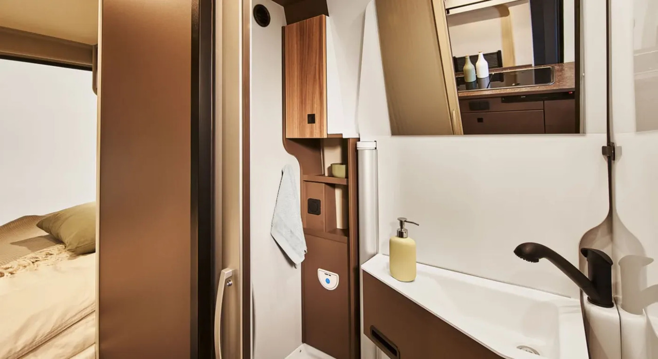 Bürstner B66 C 600 B 66 Voll ausgestattet - Кастенваген: фото 4 Bürstner B66 C 600 B 66 Voll ausgestattet - Кастенваген: фото 4