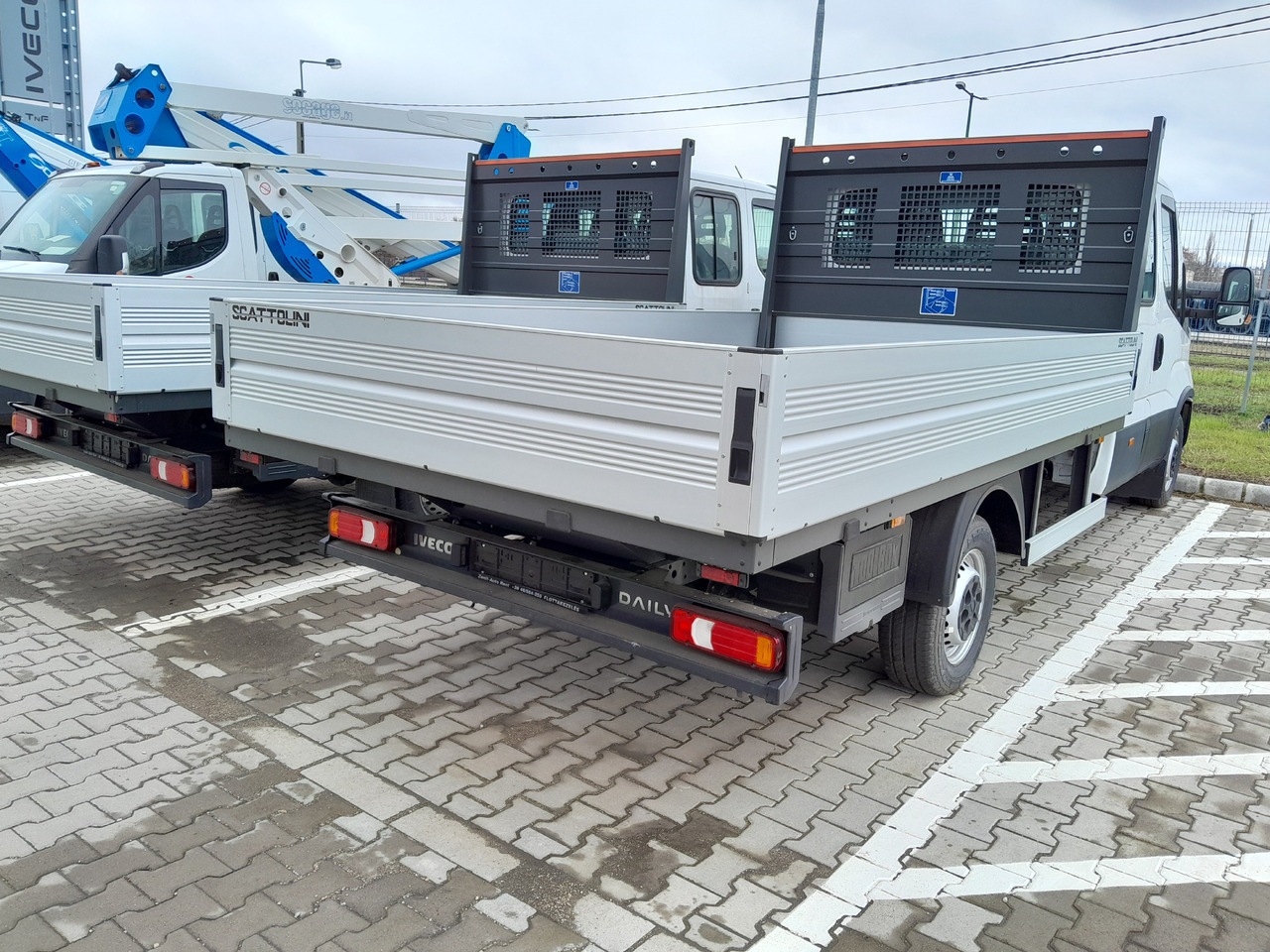 Iveco Daila 35 Daily C 18 H 3450 - Малотоннажный бортовой грузовик: фото 4 Iveco Daila 35 Daily C 18 H 3450 - Малотоннажный бортовой грузовик: фото 4