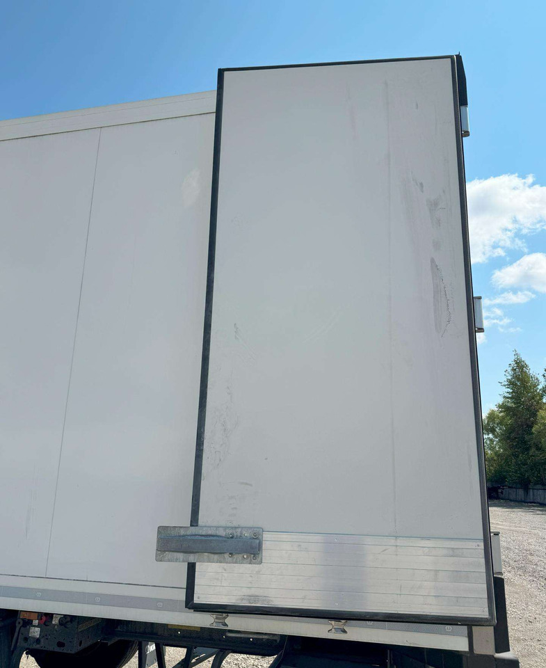 Полуприцеп-рефрижератор Krone SD: фото 8 Полуприцеп-рефрижератор Krone SD: фото 8