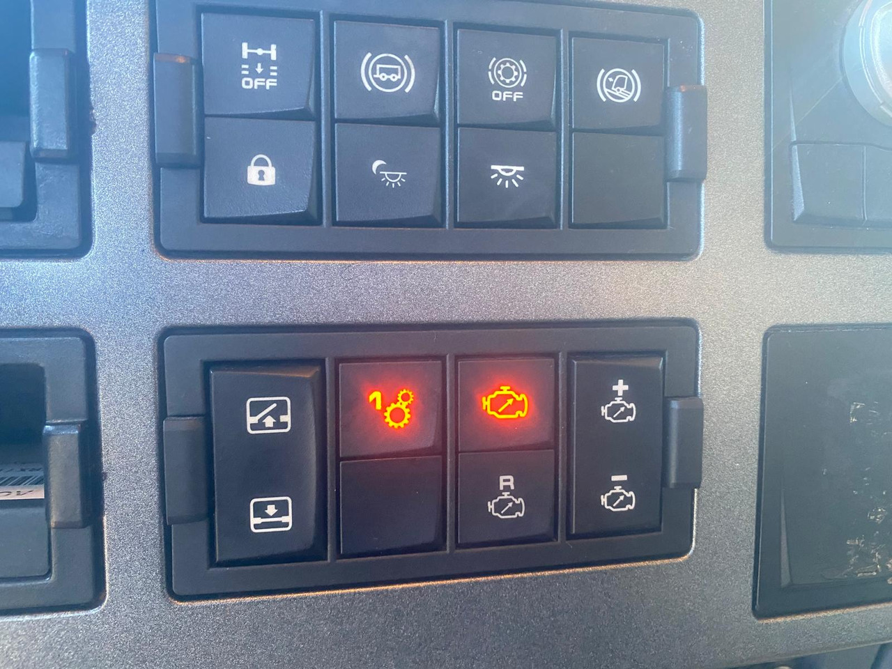 Самосвал RENAULT T460: фото 20 Самосвал RENAULT T460: фото 20