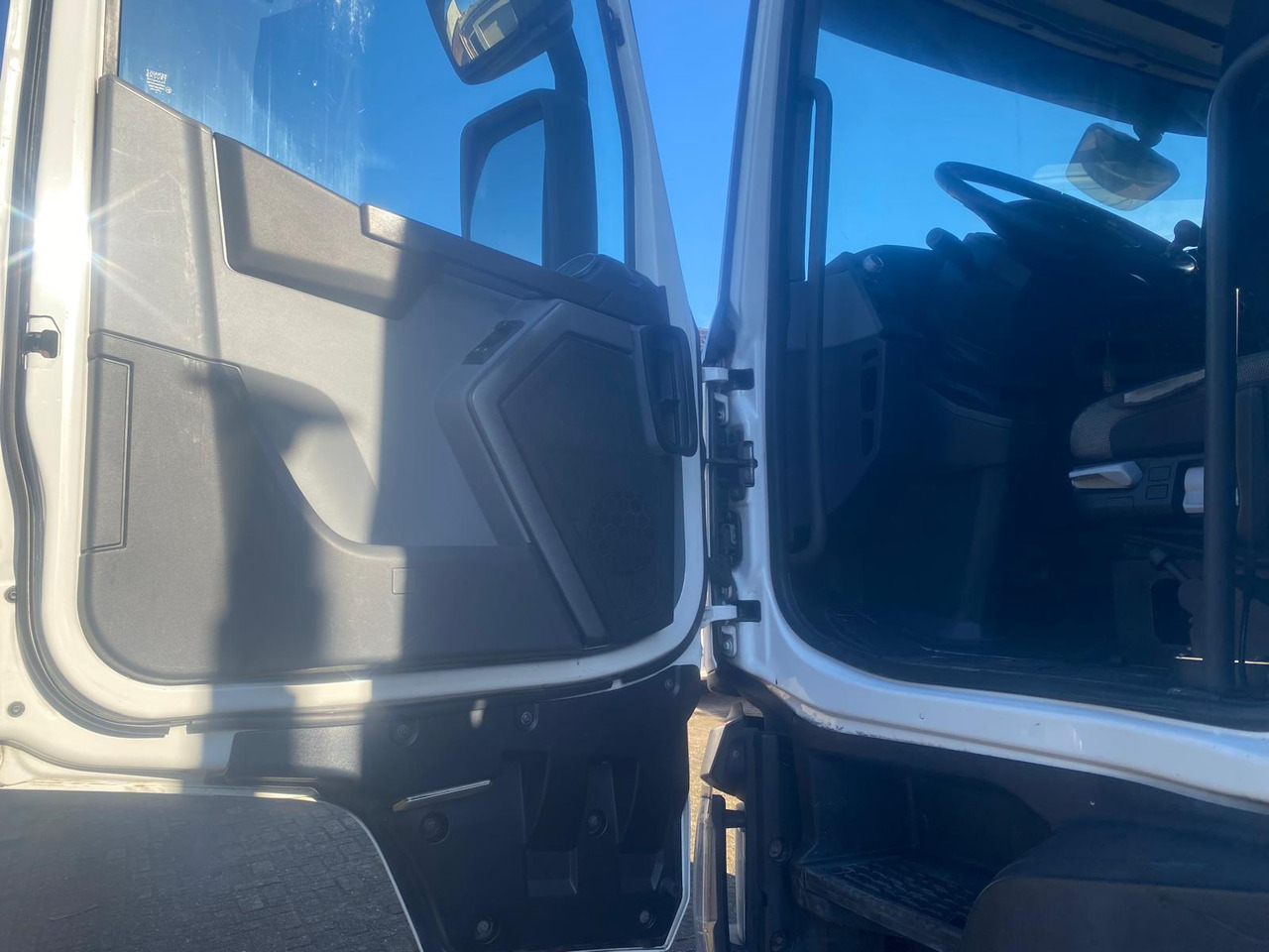 Самосвал RENAULT T460: фото 16 Самосвал RENAULT T460: фото 16