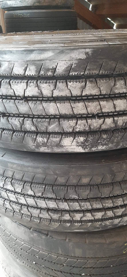 Gebrauchte FireStone FS 400 Reifen ohne Felgen, 235 / 75 R17,5 Artikel - Nr. : 81.99999 - 9999 - Шина для Грузовиков: фото 2 Gebrauchte FireStone FS 400 Reifen ohne Felgen, 235 / 75 R17,5 Artikel - Nr. : 81.99999 - 9999 - Шина для Грузовиков: фото 2
