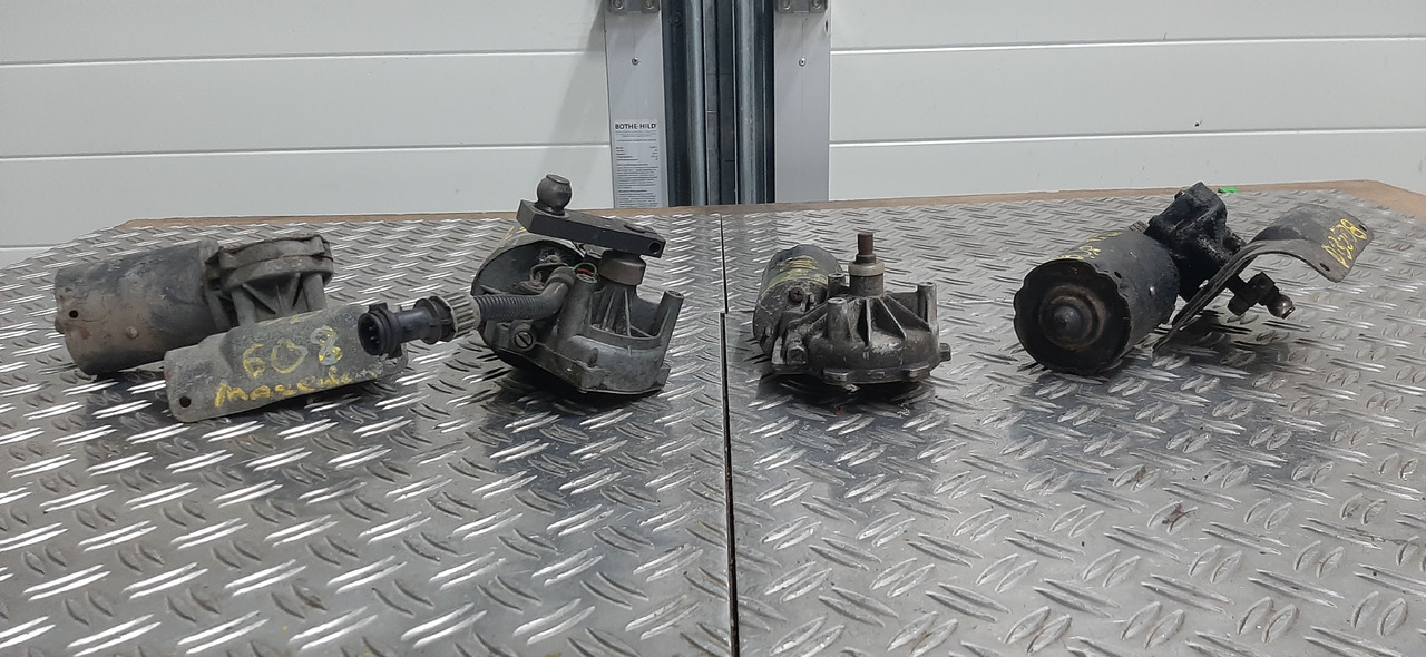 Gebrauchte Scheibenwischer - Motoren, MAN, DB, Artikel - Nr. : 81.99999 - 9999 - Щетка стеклоочистителя для Грузовиков: фото 2 Gebrauchte Scheibenwischer - Motoren, MAN, DB, Artikel - Nr. : 81.99999 - 9999 - Щетка стеклоочистителя для Грузовиков: фото 2