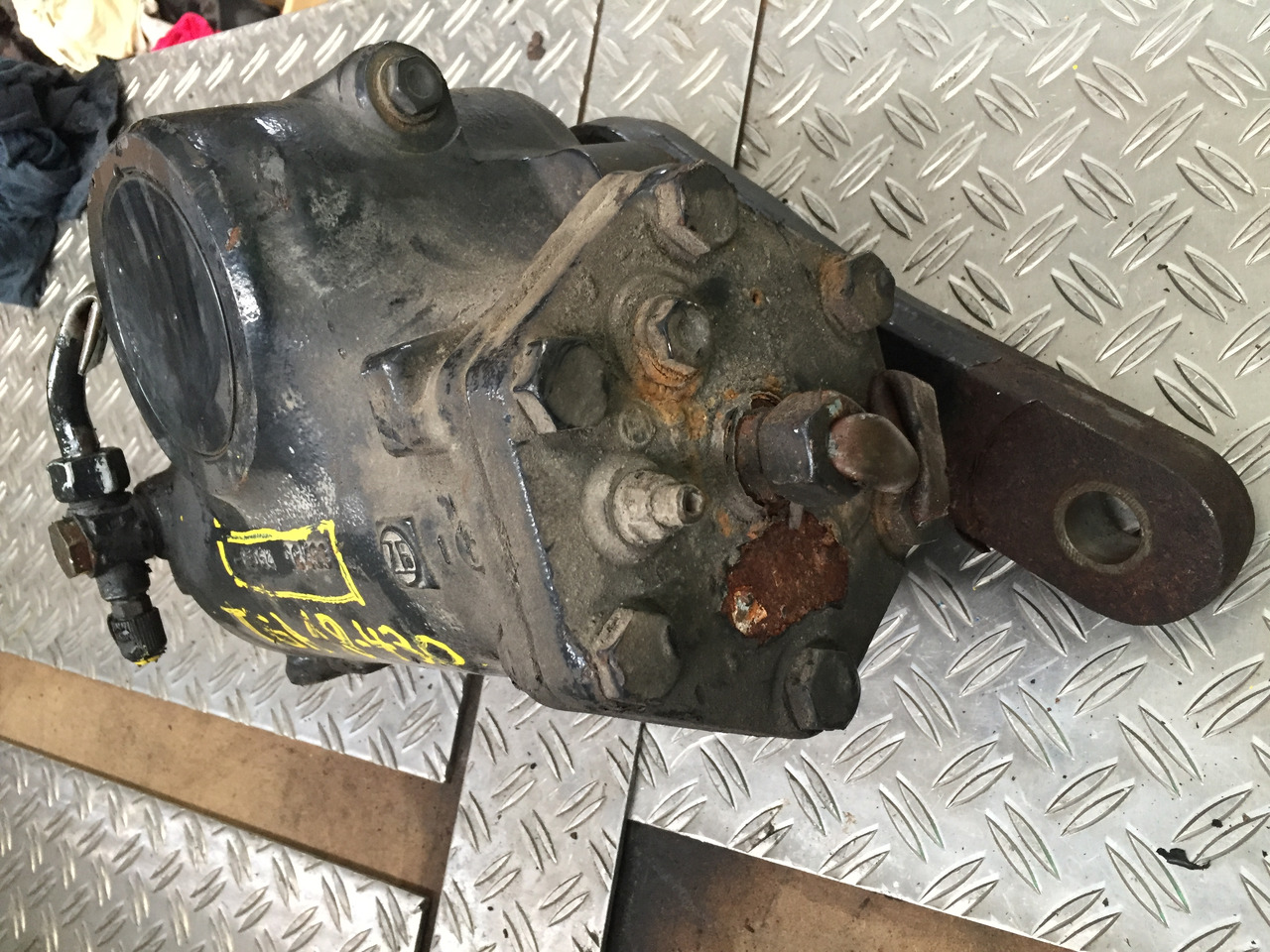 Gebrauchtes Lenkgetriebe MAN TGA 18.430, Artikel - Nr.: 81.46200-6410 - Рулевой механизм для Грузовиков: фото 3 Gebrauchtes Lenkgetriebe MAN TGA 18.430, Artikel - Nr.: 81.46200-6410 - Рулевой механизм для Грузовиков: фото 3