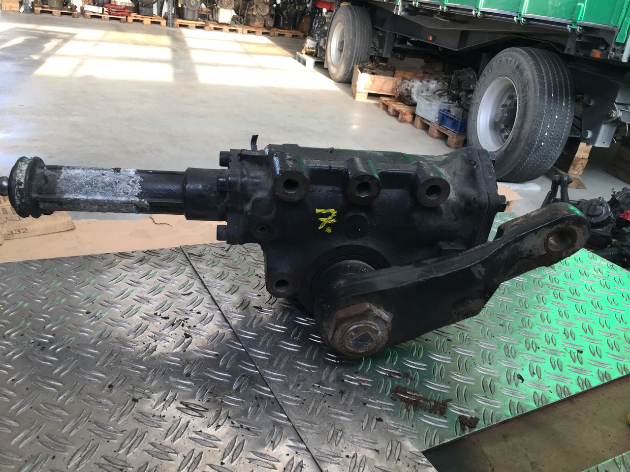 Gebrauchtes Lenkgetriebe MAN TGA 26.480, Artikel - Nr.: 81.46200-6425 - Рулевой механизм для Грузовиков: фото 2 Gebrauchtes Lenkgetriebe MAN TGA 26.480, Artikel - Nr.: 81.46200-6425 - Рулевой механизм для Грузовиков: фото 2