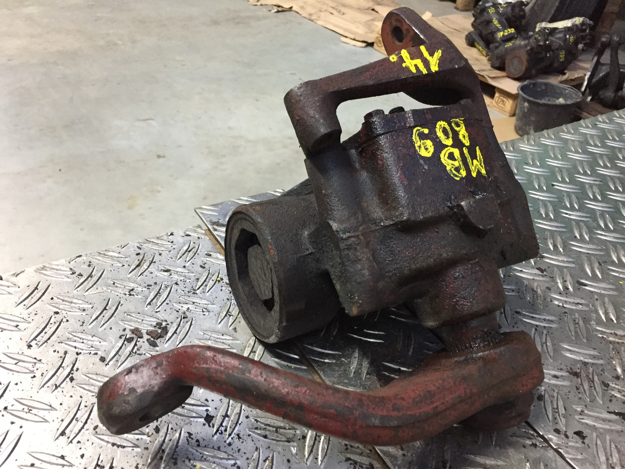 Gebrauchtes Lenkgetriebe MB 809 D, Typ LS 3 D, Artikel - Nr.: A 670 460 00 01 - Рулевой механизм для Грузовиков: фото 3 Gebrauchtes Lenkgetriebe MB 809 D, Typ LS 3 D, Artikel - Nr.: A 670 460 00 01 - Рулевой механизм для Грузовиков: фото 3